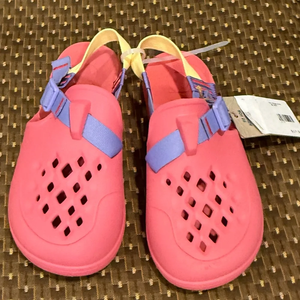 Chaco Chillos Rose Pink Yellow and Purple Clogs, size 5 NWT